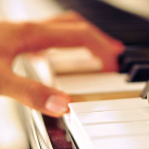 军警脱裤自慰精牛粗大
